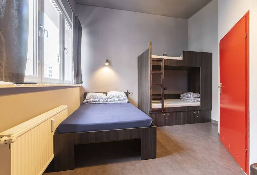 Четырехместный Номер Стандарт, 110 Hostel