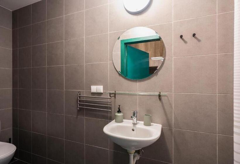 Семейный Номер, 110 Hostel