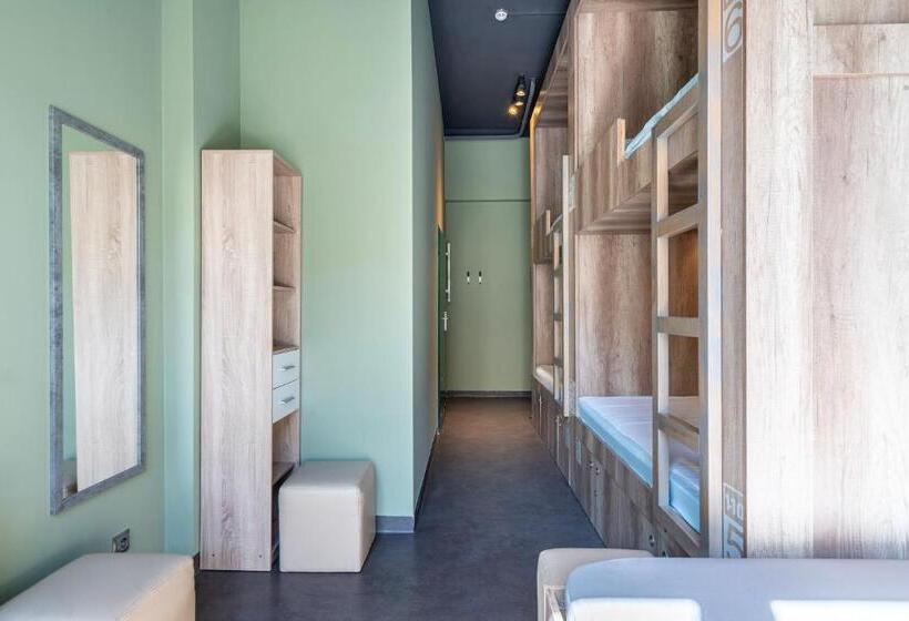 Семейный Номер, 110 Hostel