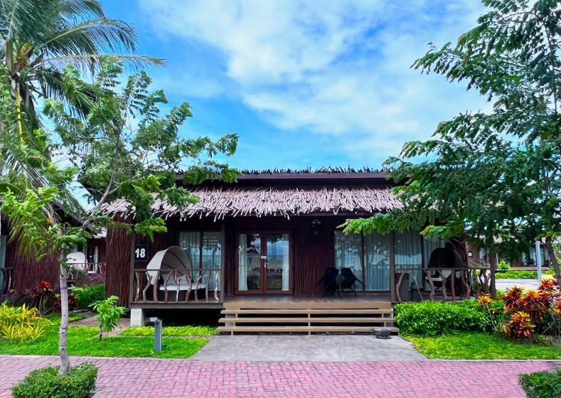 Семейный Номер Боковой Вид на Море, Crusoe Cabins Casobe