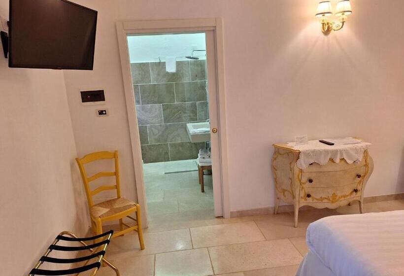 غرفة كلاسيكية ثلاثية, Masseria Del Crocifisso