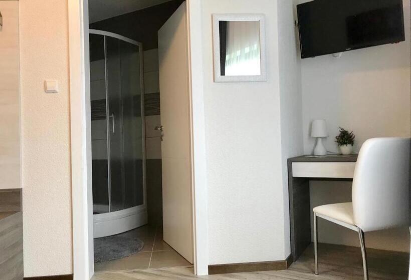 اتاق لوکس, Guest House Klanfar