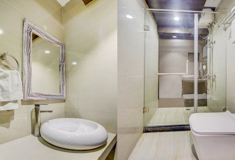 Quarto Deluxe, Treebo Soho Newtown