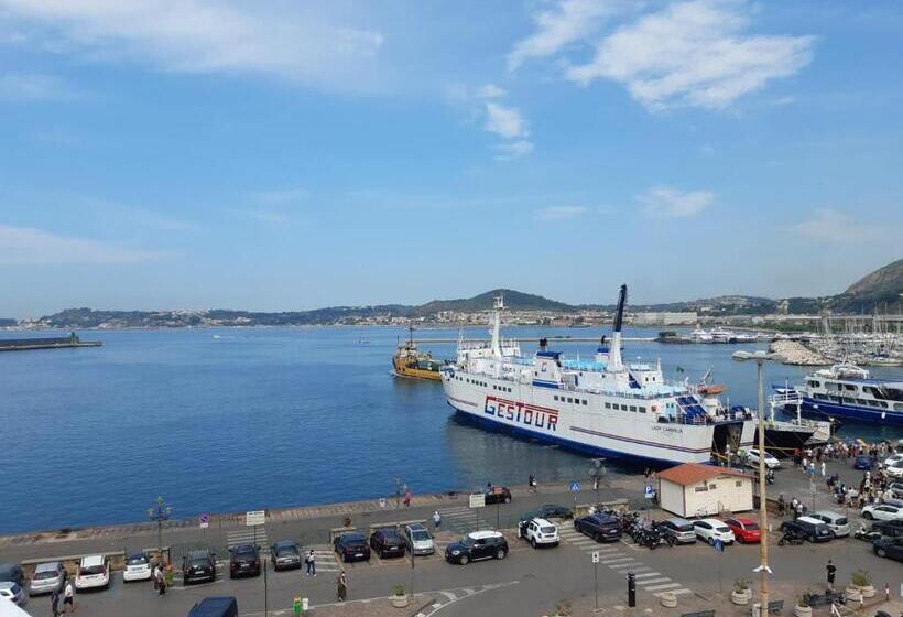 اتاق استاندارد با بالکن و چشم‌انداز دریا, Relais Vista Mare