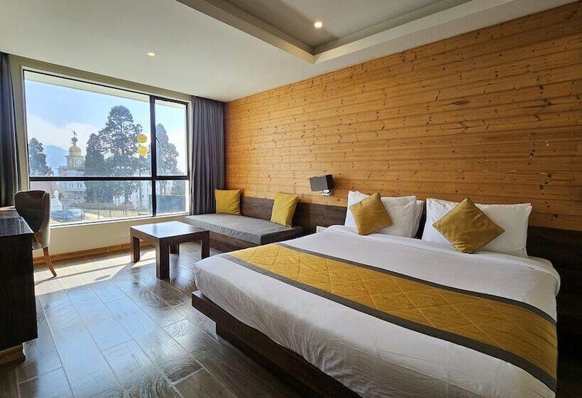 Quarto Deluxe, Yashshree Sanderling Mall Road