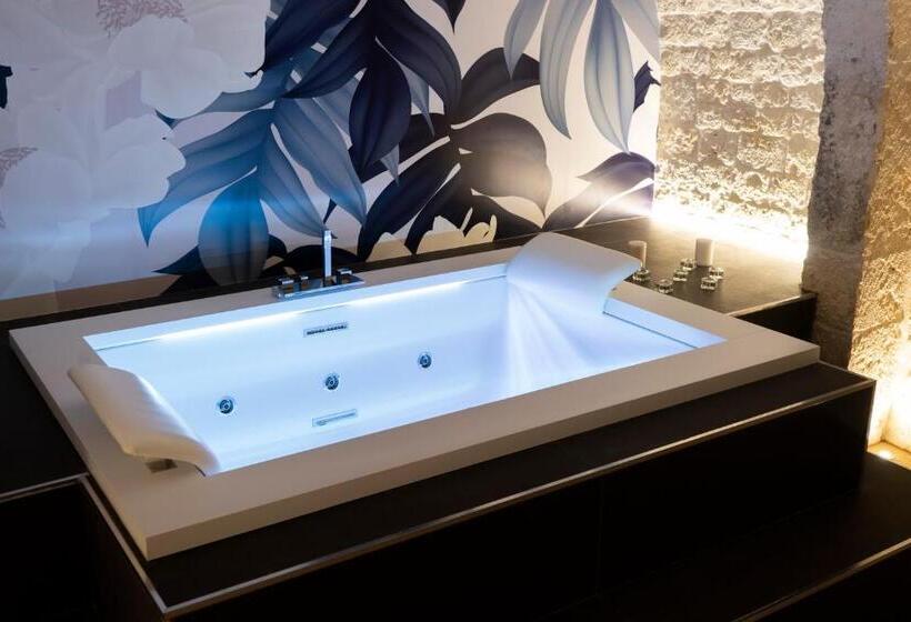 스위트 킹사이즈 침대, B&b Aurelia