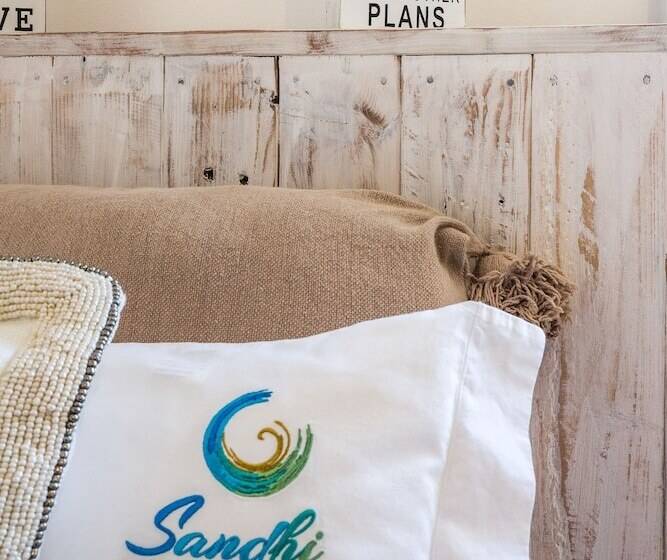 Номер Basic, Sandhi House   Yoga & Wellness