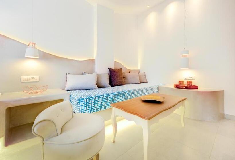 سوییت با چشم‌انداز استخر, Emerald Collection Suites