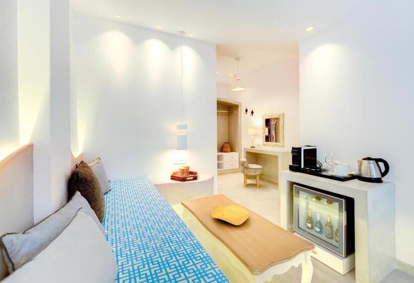 سوییت با چشم‌انداز استخر, Emerald Collection Suites