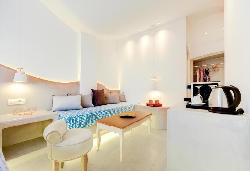 سوییت با چشم‌انداز استخر, Emerald Collection Suites