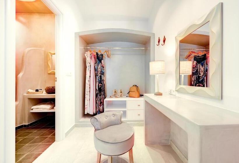 سوییت با چشم‌انداز استخر, Emerald Collection Suites