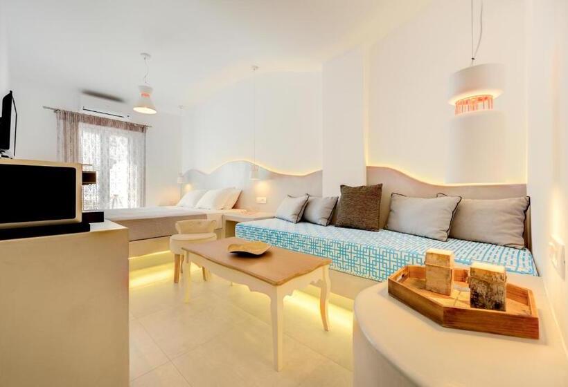 سوییت با چشم‌انداز استخر, Emerald Collection Suites