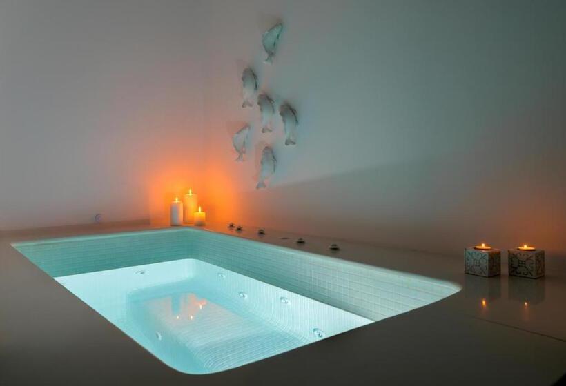 سوئیت با وان آب گرم, Emerald Collection Suites