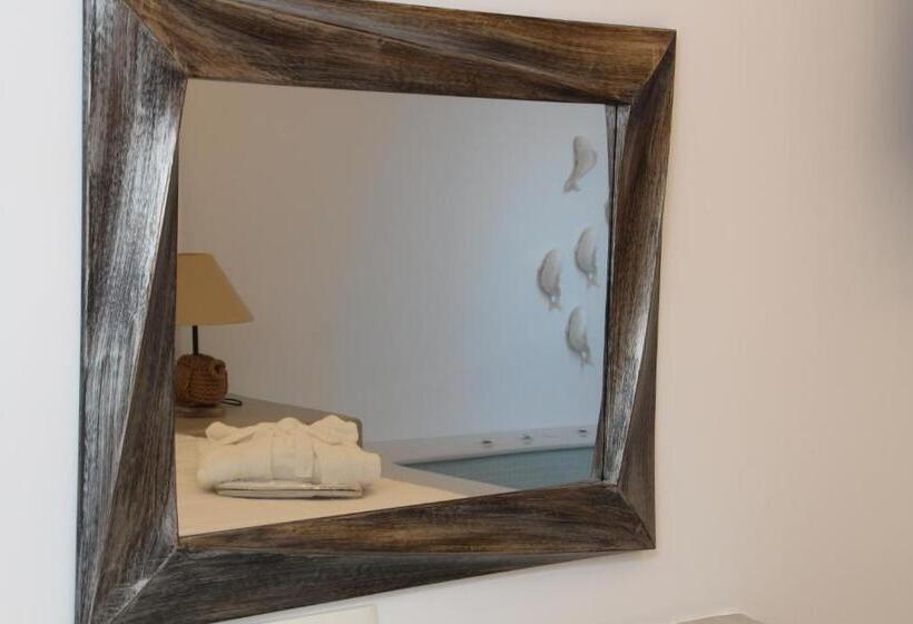سوئیت با وان آب گرم, Emerald Collection Suites