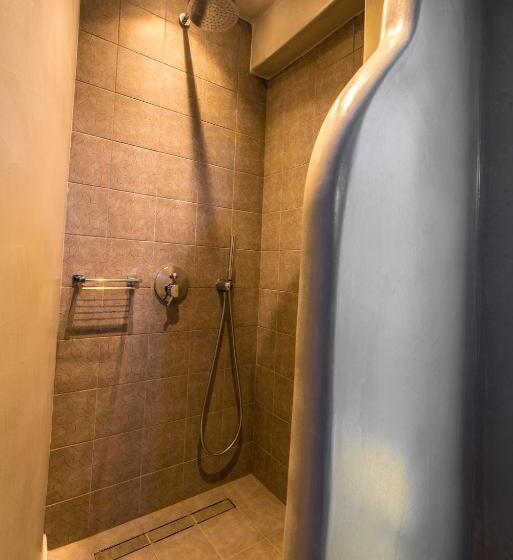 اتاق اکونومی, Emerald Collection Suites