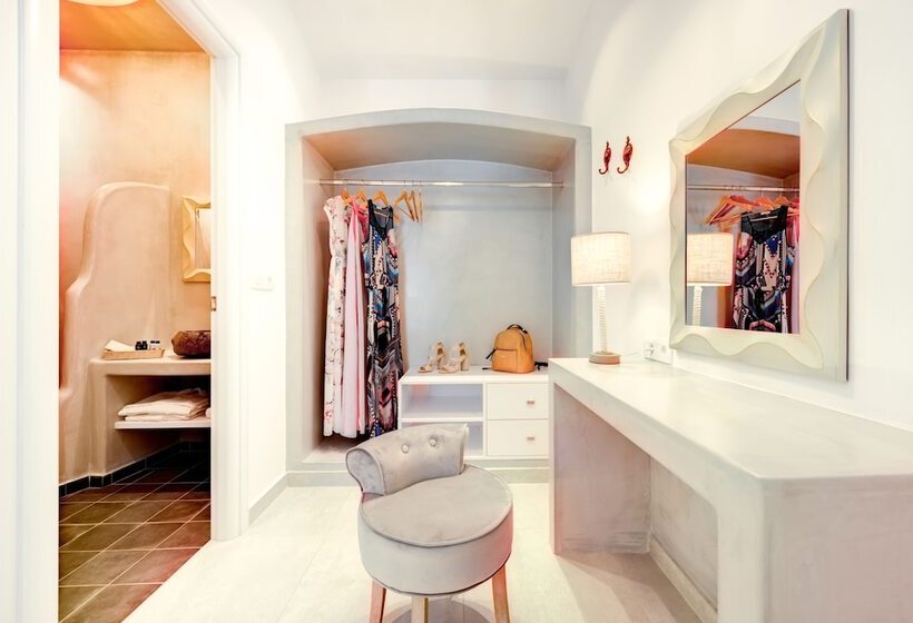 سوییت با چشم‌انداز استخر, Emerald Collection Suites