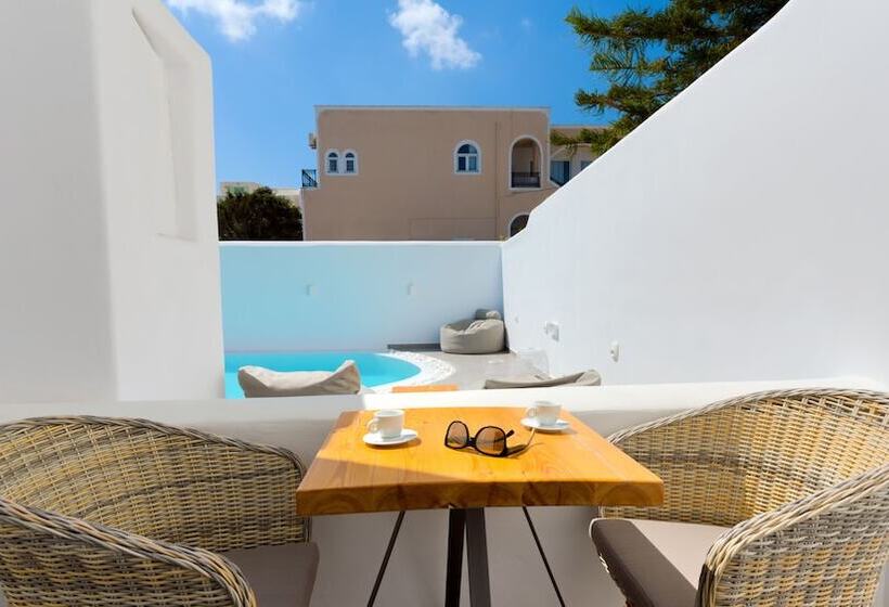 سوییت با چشم‌انداز استخر, Emerald Collection Suites