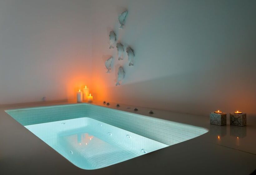 سوئیت با وان آب گرم, Emerald Collection Suites