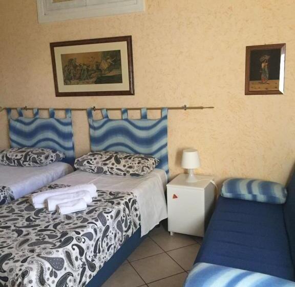 バルコニー付きスタンダードトリプルルーム, B&b Anfiteatro Campano