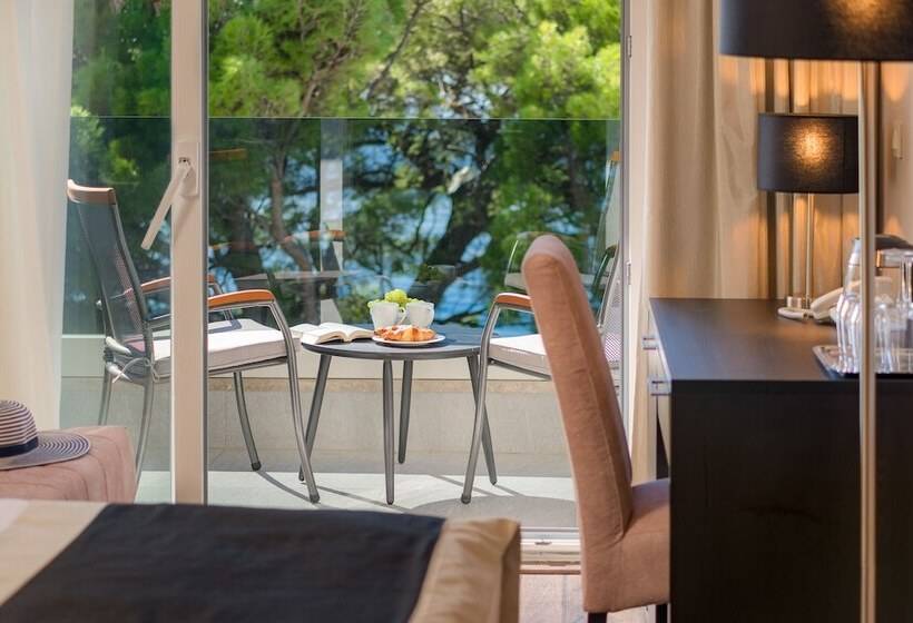 اتاق استاندارد با بالکن و چشم‌انداز دریا, Central Beach 9