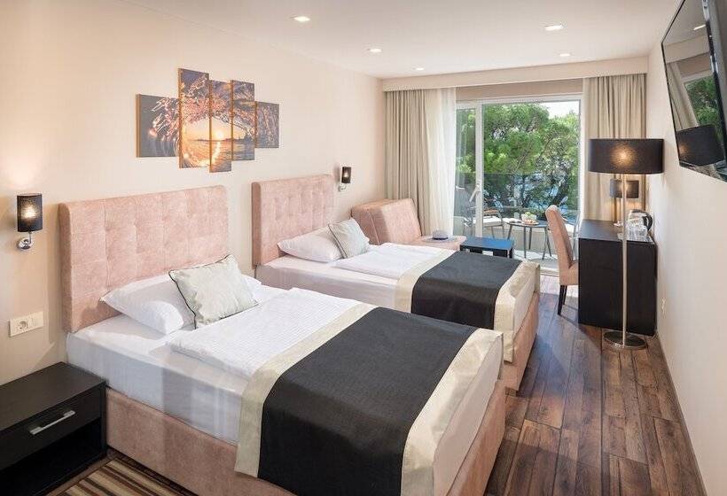 اتاق استاندارد با بالکن و چشم‌انداز دریا, Central Beach 9