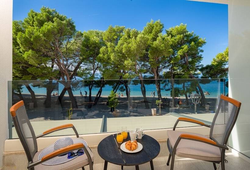 اتاق استاندارد با بالکن و چشم‌انداز دریا, Central Beach 9