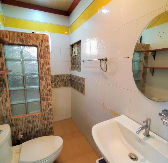 스탠다드 발코니 스튜디오, Balai Tinay Guesthouse