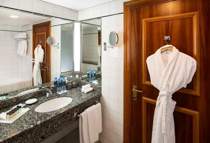 Номер Deluxe Кровать Кинг с Видом, Sheraton Jumeirah Beach Resort