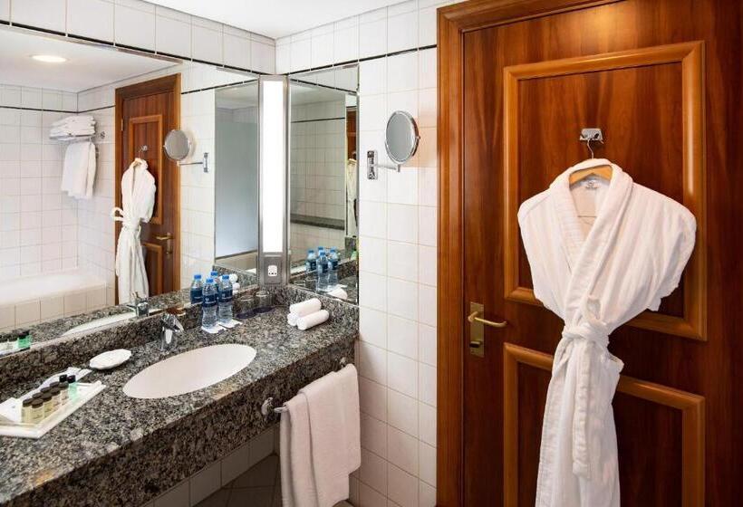 Номер Deluxe с Видом, Sheraton Jumeirah Beach Resort