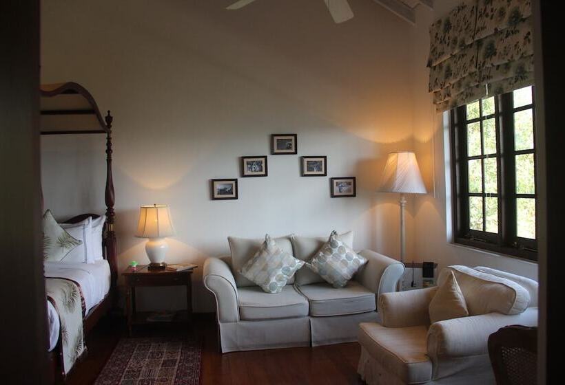 سوییت لوکس, Coffee Bungalow Kandy