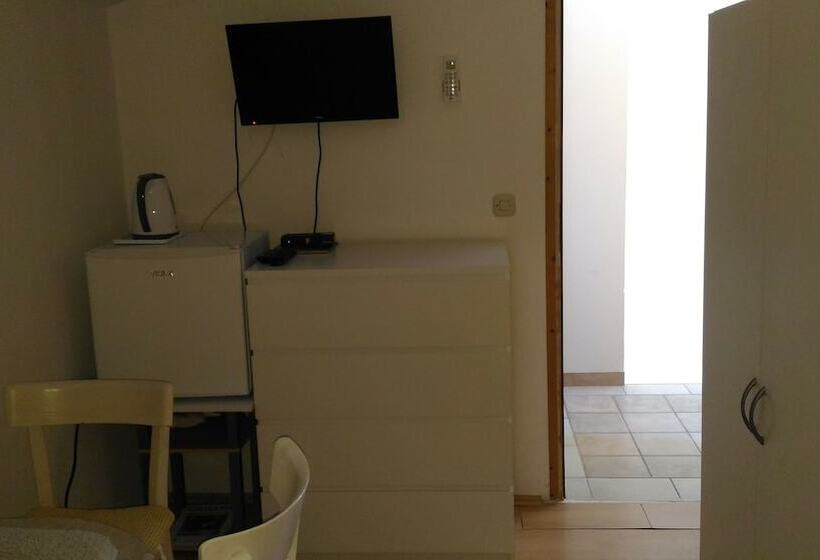 스탠다드 룸 공동 욕실, Guest House Accommodation Rupine