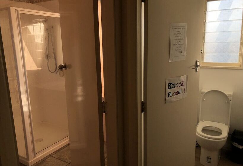 스탠다드 룸 공동 욕실, Almond House Hostel