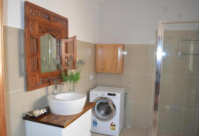 اتاق لوکس با بالکن, Nid Aigle Lodge