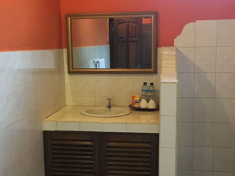 Quarto Estandar, Cafe Wayan Cottages Senggigi