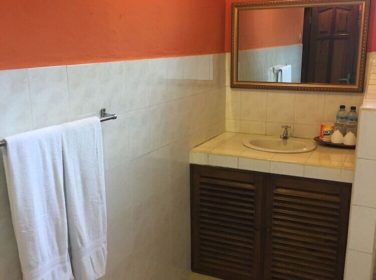 Номер Стандарт, Cafe Wayan Cottages Senggigi