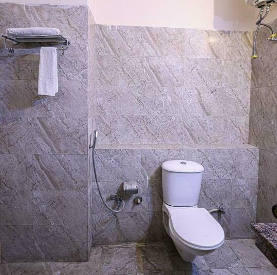Quarto Deluxe, The Leaf   Gomti Nagar Lucknow