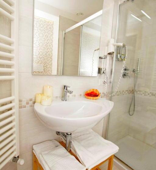 اتاق اجرایی, Brezza Marina Luxury Rooms