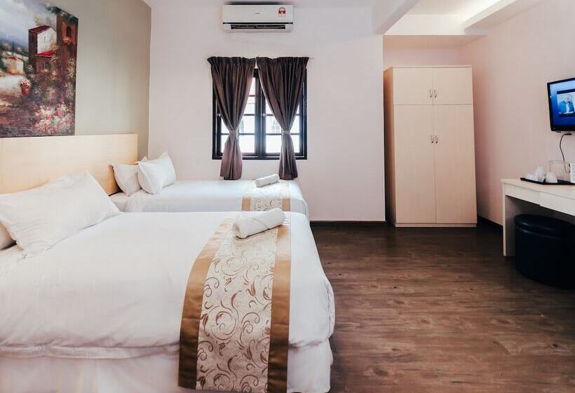 اتاق لوکس سه تخته, Kertih Damansara Inn