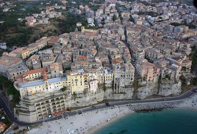 Superior Room with Terrace, Bella Tropea Accommodation