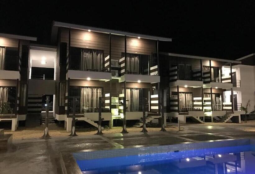 اتاق لوکس خانوادگی, The Barat Tioman Beach Resort
