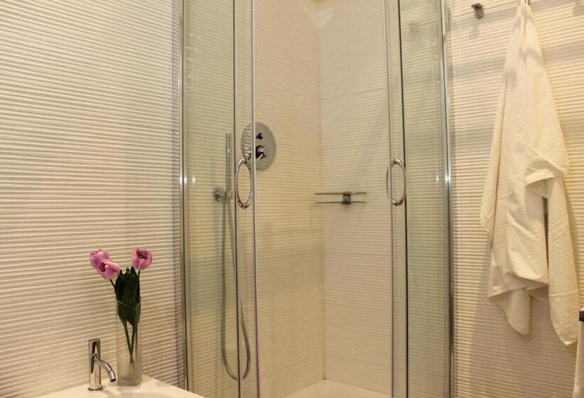 استودیوی لوکس, B&b Katerine