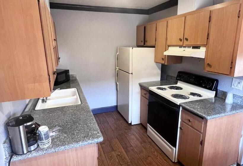 Люкс Кровать Кинг, Anchorage Inn Lakeport