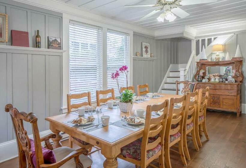 Номер Стандарт, Inn St Helena