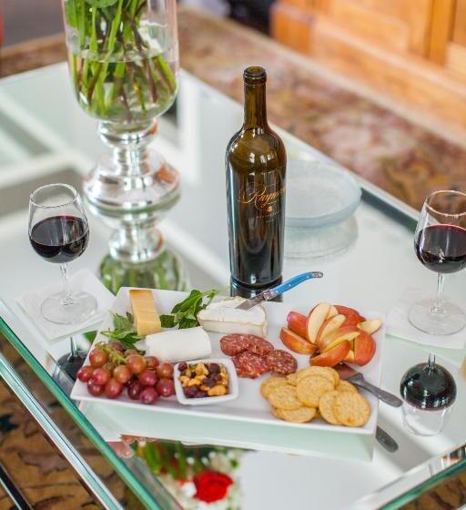 Номер Deluxe Кровать Кинг, Inn St Helena