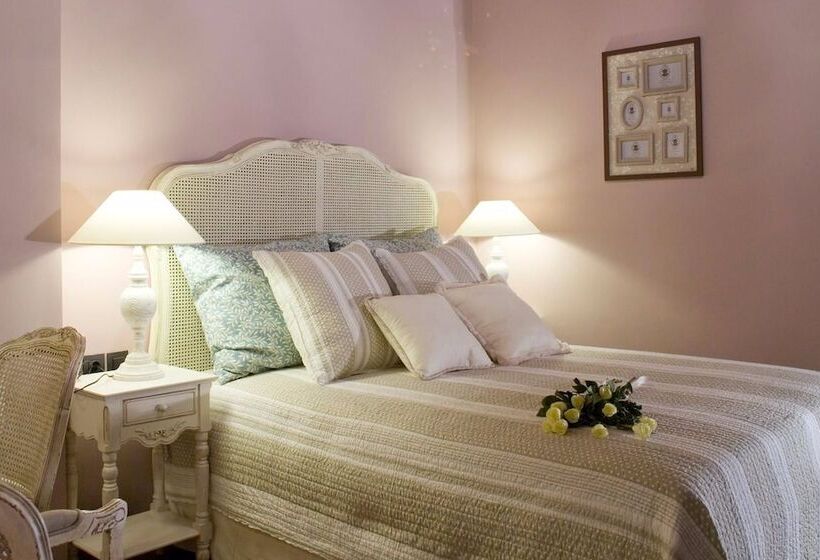 سوییت با چشم‌انداز دریا, Minelska Resort