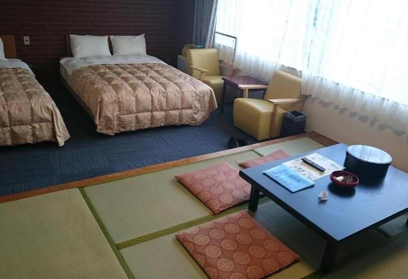 اتاق استاندارد چهار تخته, Ikaho Grand