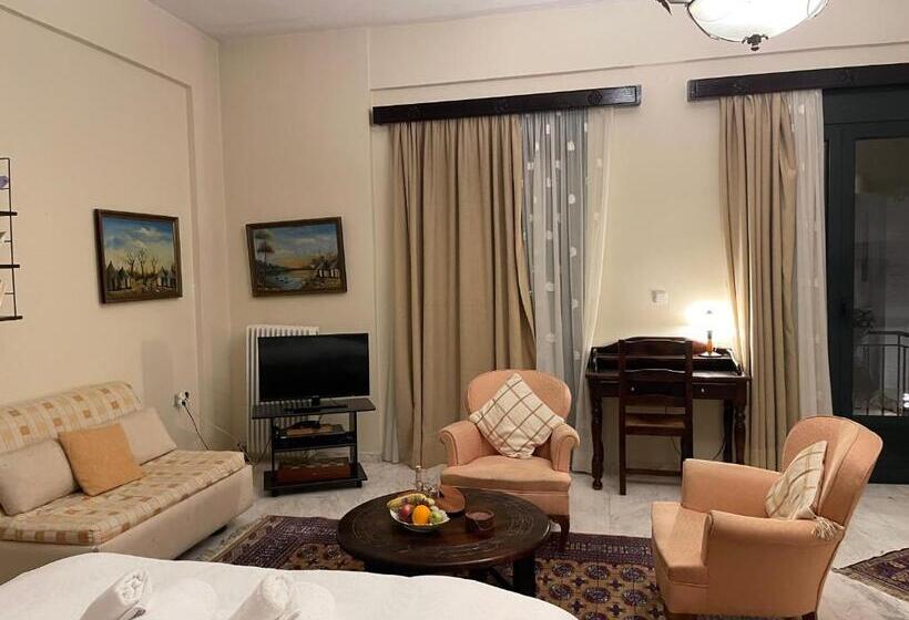 استودیوی استاندارد, Papastavrou Apartments
