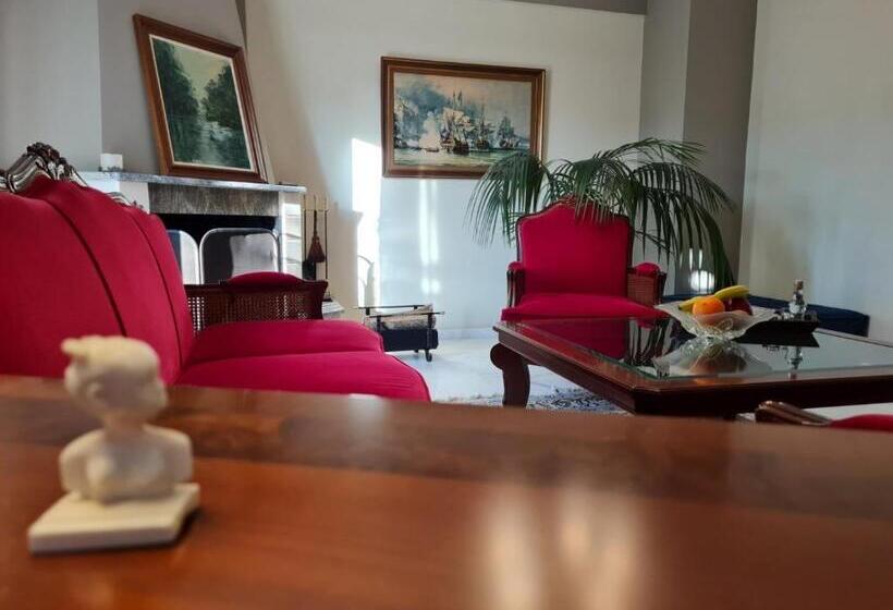 سوییت, Papastavrou Apartments