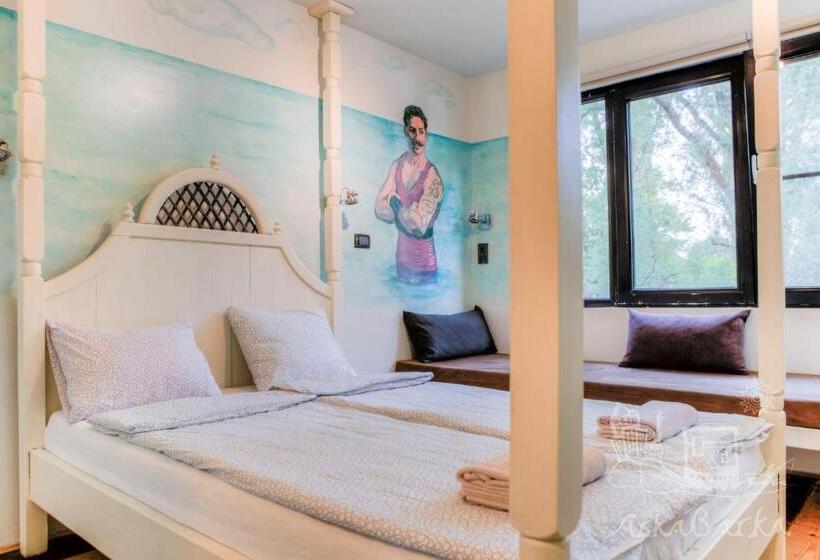 اتاق استاندارد سه نفره, Arkabarka 2  Floating Dream Rooms And Apartments