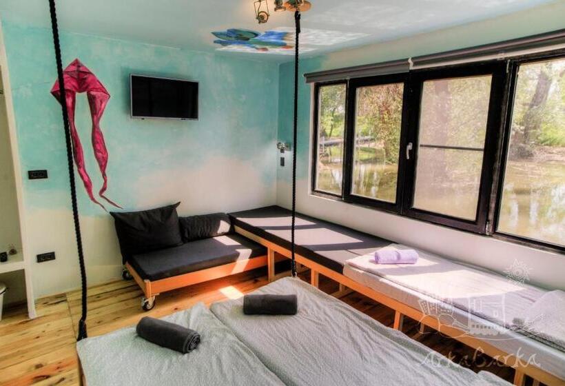 اتاق استاندارد چهار تخته, Arkabarka 2  Floating Dream Rooms And Apartments